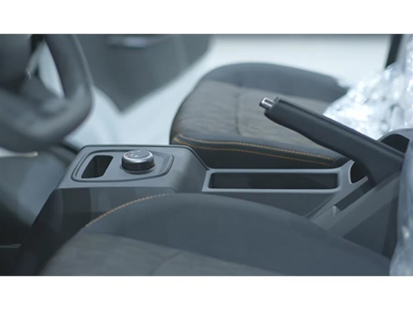 蕪湖江淮新能源汽車(chē)的充電設(shè)施建設(shè)是否面臨土地、資金等挑戰(zhàn)？